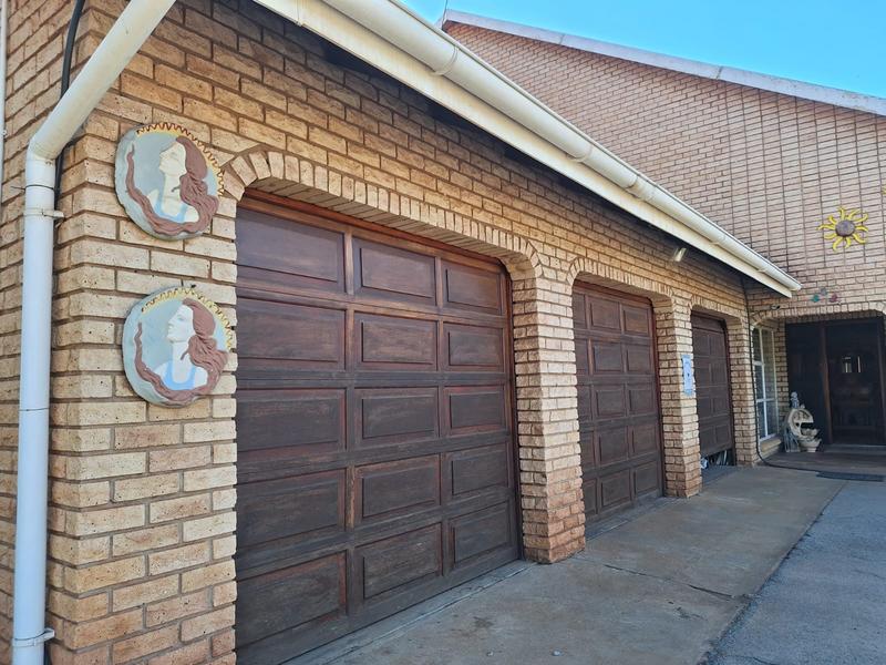 5 Bedroom Property for Sale in Stilfontein North West